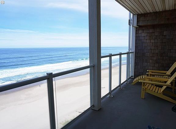 3rd image of 1723 NW Harbor Ave #33