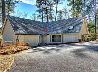 38 Indian Pipe Rd, Cashiers, NC 28717