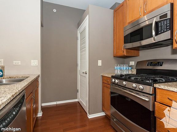 4th image of 310 S Michigan Ave #515