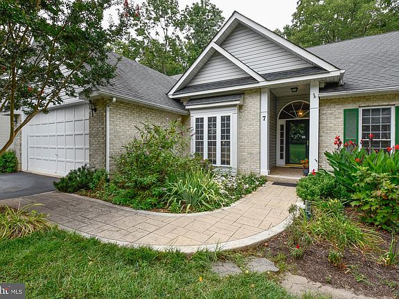 2nd image of 7 Baldwin Dr