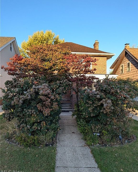 1st image of 2192 Glenbury Ave