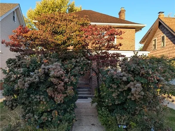 2192 Glenbury Ave, Lakewood, OH 44107