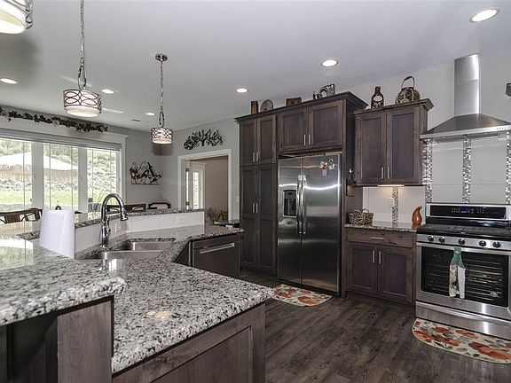 2nd image of 3621 Vanesta Dr