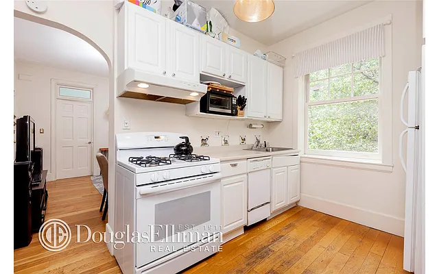 Rented by Douglas Elliman | media 9