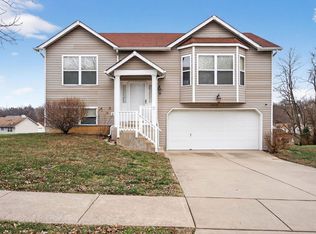 12538 Evening Shade Dr, Florissant, MO 63033
