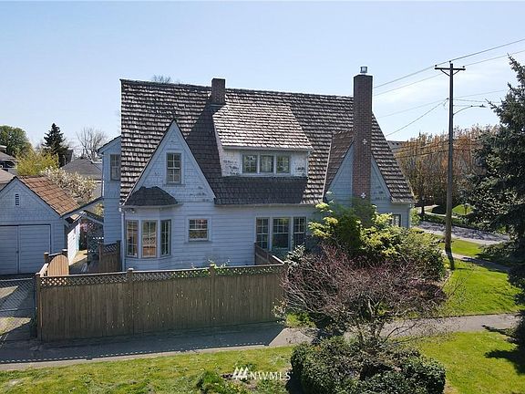 3rd image of 2717 N Alder St