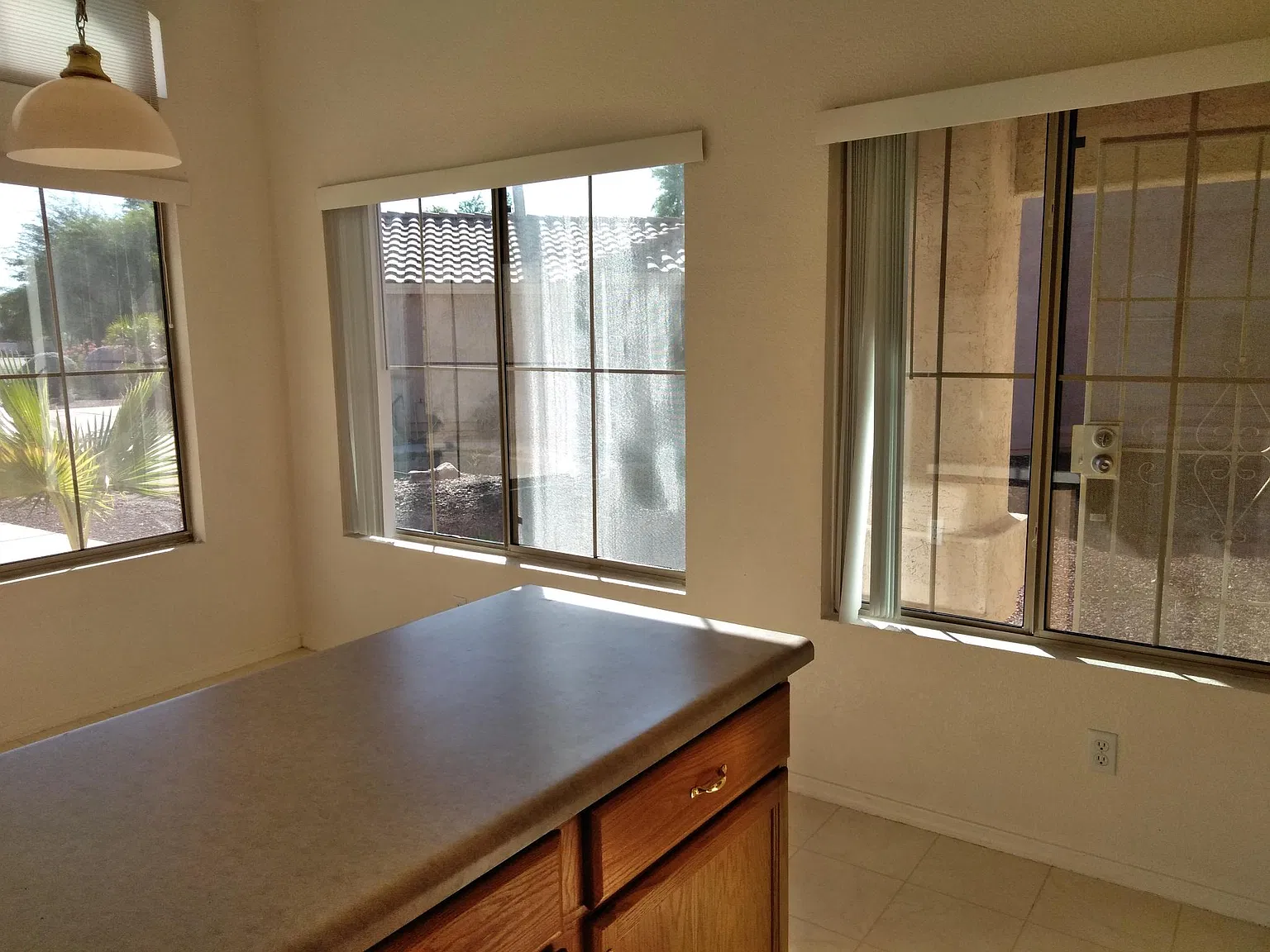 3 bed, 1237 sqft, $2,095 — Photo 4