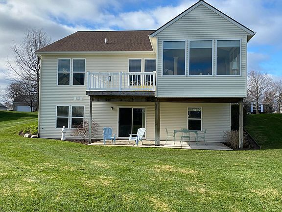 4th image of 10 Watershore Dr
