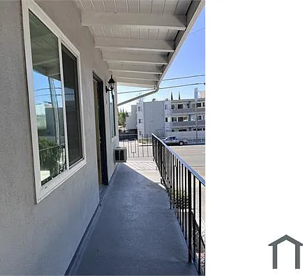 15045 Burbank Blvd #6 — Photo 21