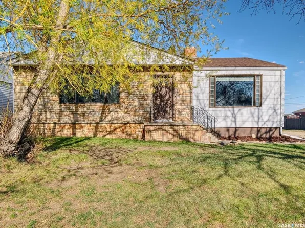 304 Young St, Rosetown, SK S0L 2V0