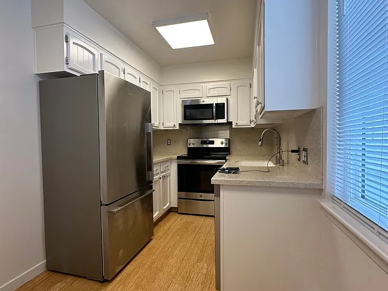 195 Collingwood St #1124R — Photo 4