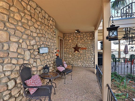 5th image of 58 Bay Shore Ct