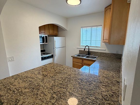 4th image of 4430 Boundary St