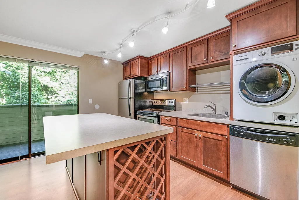 Whispering Brook Apartments — Photo 3