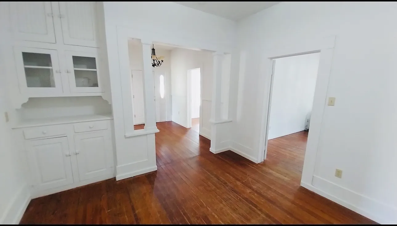 2 bed, 1000 sqft, $1,200 — Photo 2