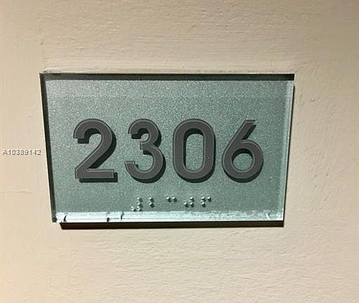 4th image of 888 1 Den Biscayne Blvd #2306