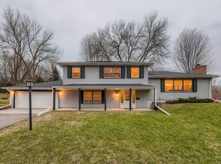 8945 Medley Ln N, Minneapolis, MN 55427