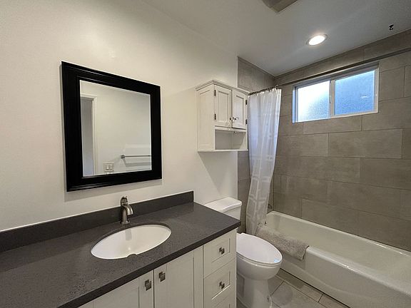 4th image of 843 N Orange Dr APT 1