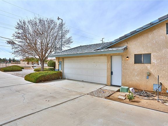 5th image of 15168 Sultana St