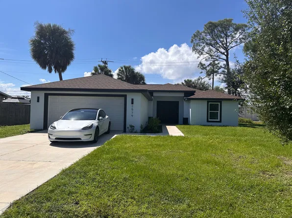 2579 Lakeshore Cir, Port Charlotte, FL 33952