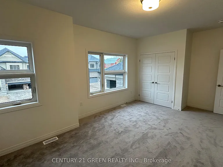 126 Hitchman St — Photo 18