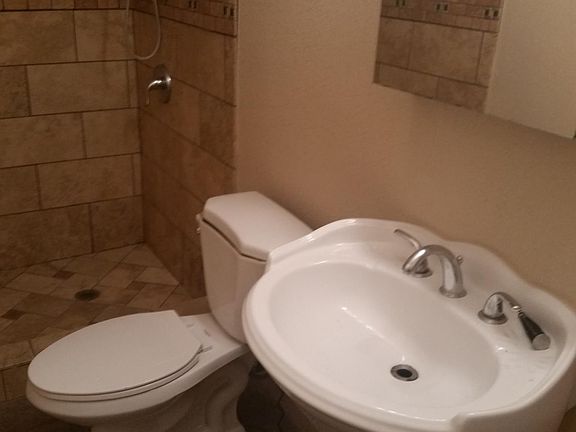 5th image of 828 K Ave