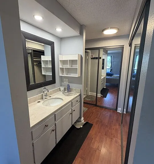 321 S San Vicente Blvd #406 — Photo 4