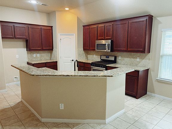 4th image of 7421 Innisbrook Ln
