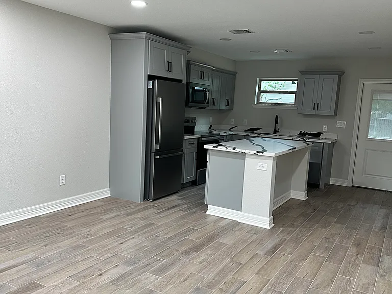 142 7th Ave #C — Photo 7