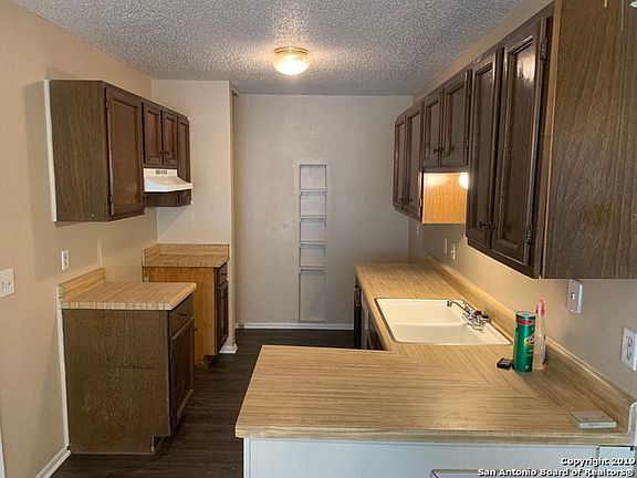3rd image of 8102 Laurel Bnd