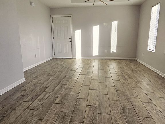 3rd image of 3604 Fuerte Ave #3