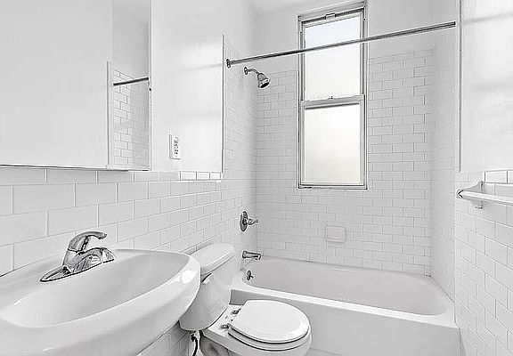 4th image of 139 W 69th St APT 6