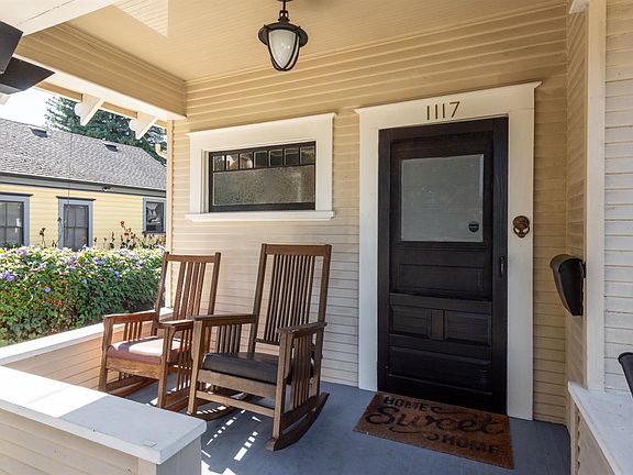 3rd image of 1117 Glenn Street