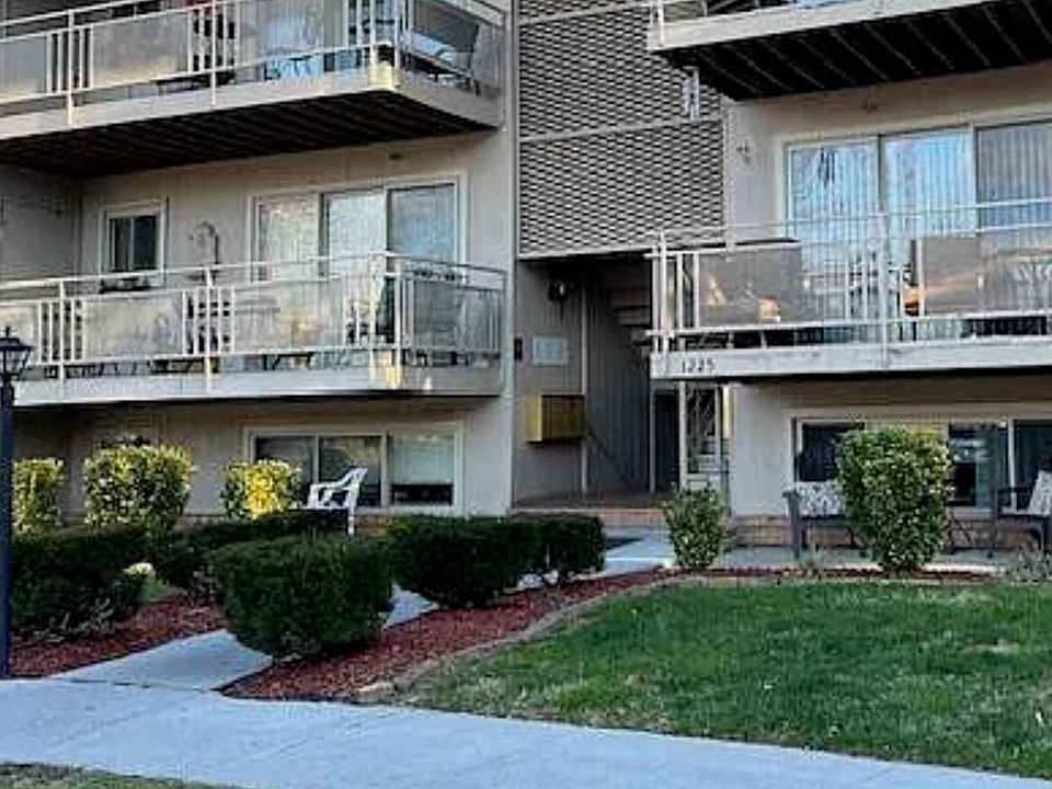 1st image of 1225 Carriage Cir #302