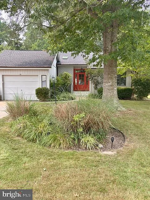 16 Colgate Dr
