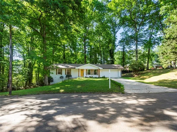 2204 Langdon Ct, Decatur, GA 30035