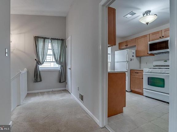 3rd image of 7779 Willow Point Dr
