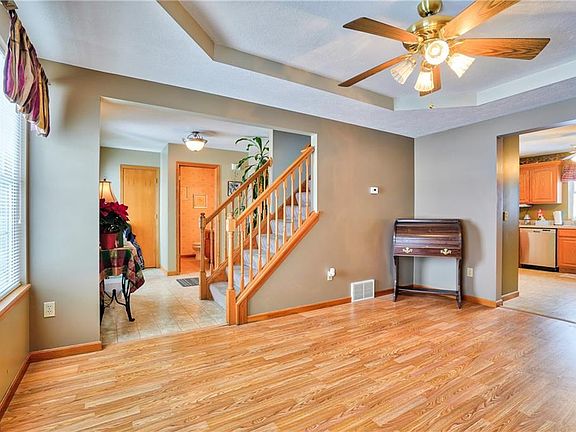 3rd image of 5530 Birchwood Dr