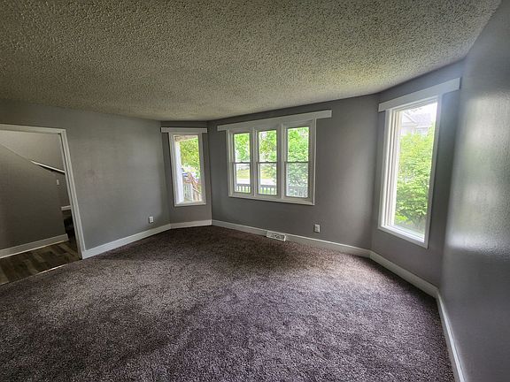 5th image of 621 W 15th St