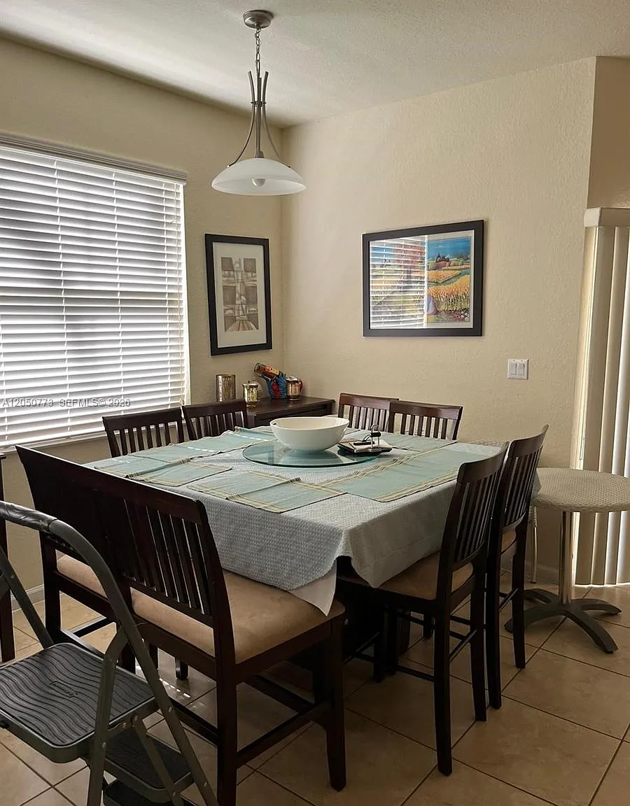 St Mortiz At Doral Condo — Photo 2
