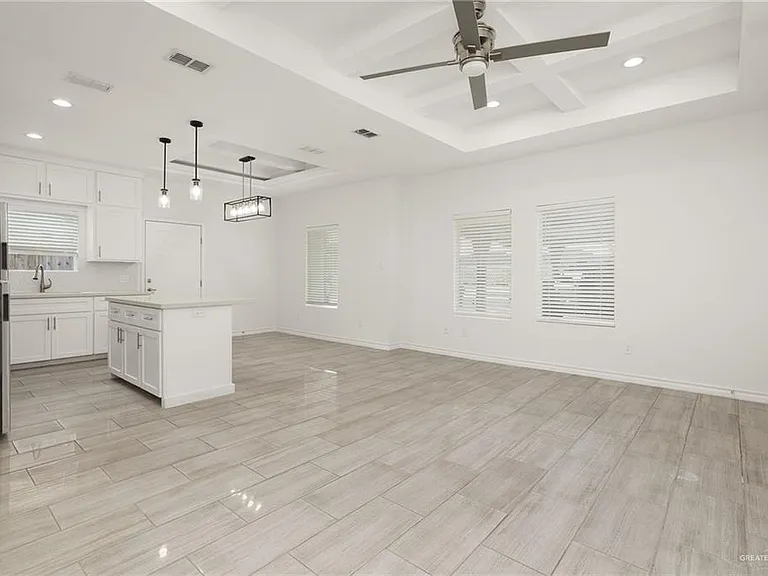 913 W Kohala Ave #3 — Photo 4
