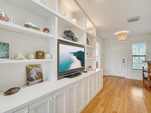 5th image of 957 Cabbage Palm Ct