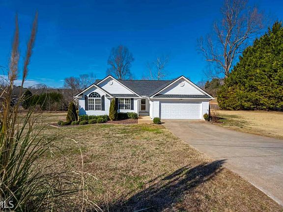2nd image of 106 Nickel Creek Dr