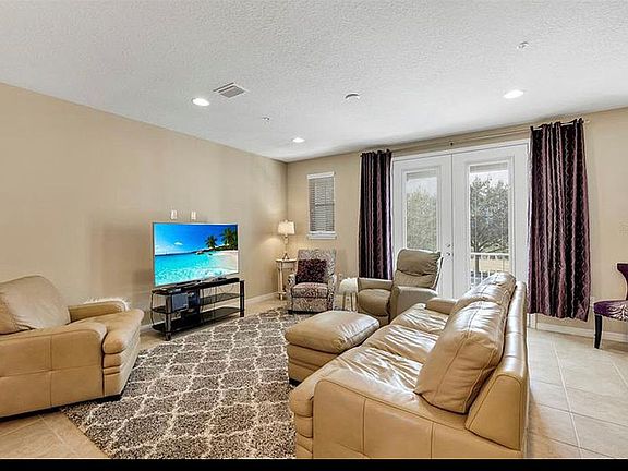 2nd image of 535 Piazza Pt