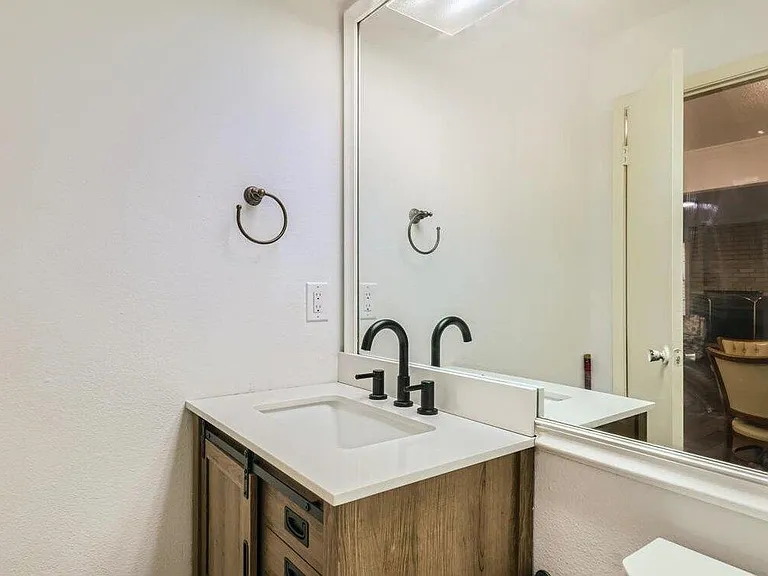 8400 Jamestown Dr #512 — Photo 7