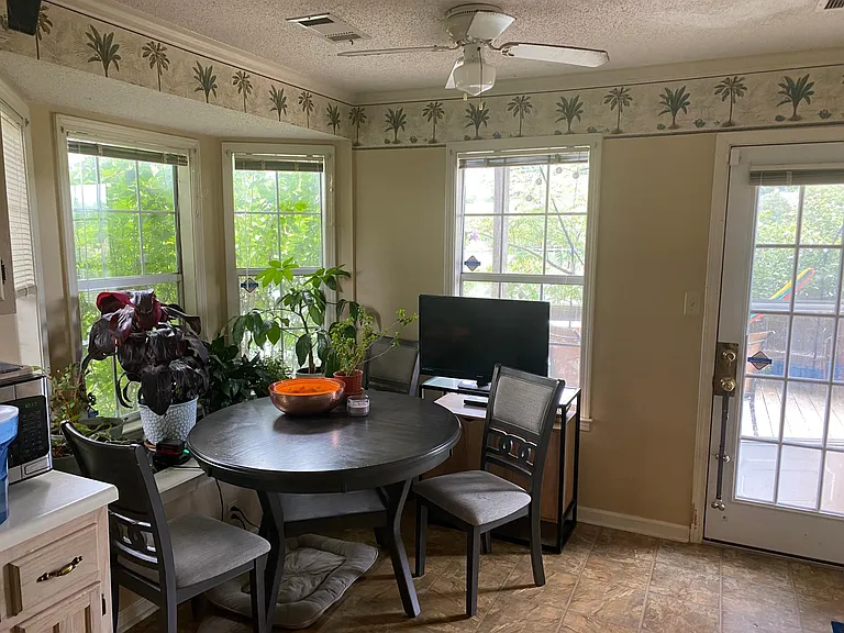 2247 Angel Crest Cir — Photo 17