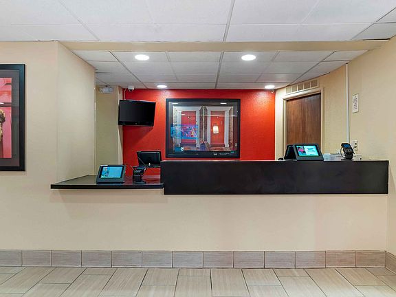 Lobby and Guest Check-in