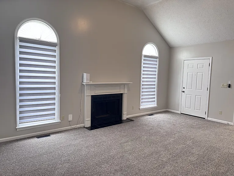 203 Melodie Dr — Photo 2