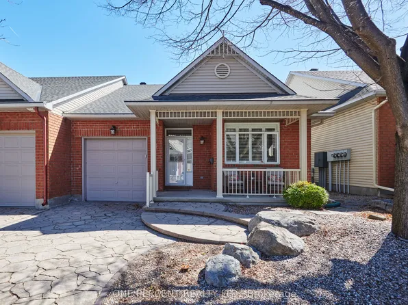 1240 Kilborn Pl #15, Ottawa, ON K1H 1B4