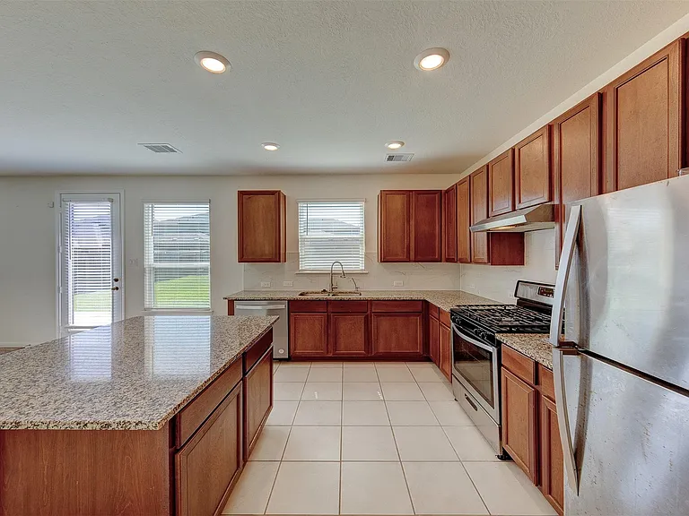 7218 Bakersfield Ct — Photo 12
